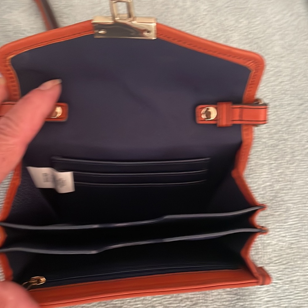 Excellent condition leather Tommy Crossbody in Pumpkin - Picture 7 of 7